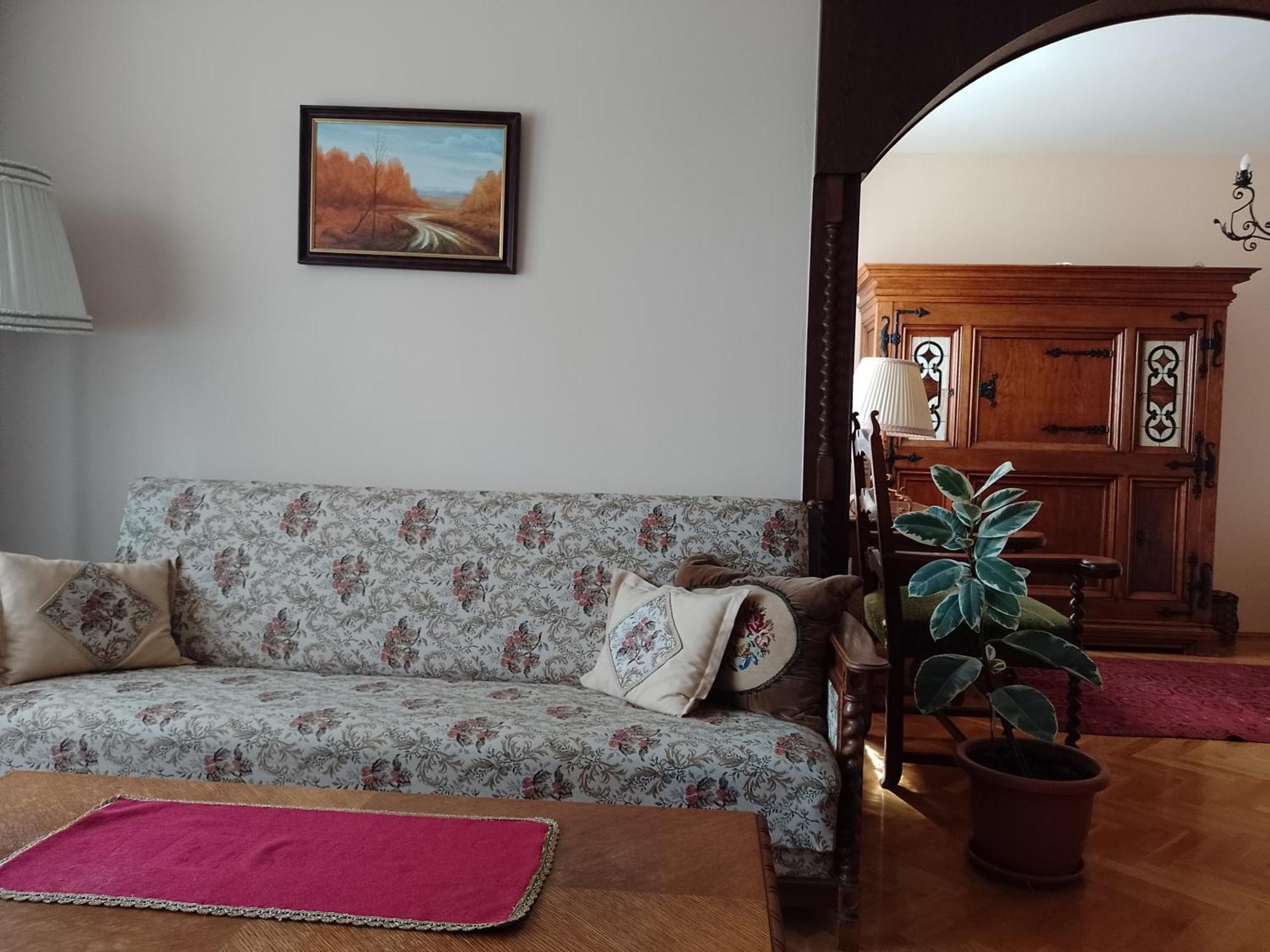 Belvarosi Classic Apartman 85 Square Meters Сомбатхей Экстерьер фото